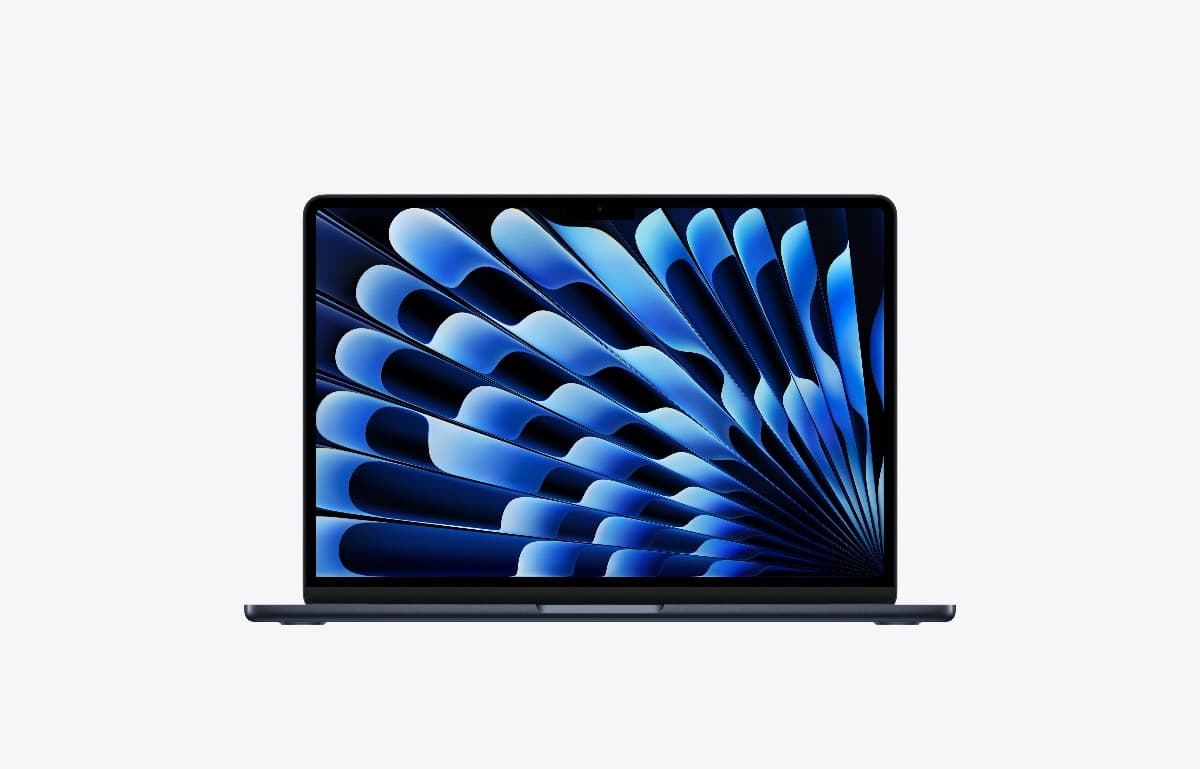 MacBook Air 13" M5 32GB · 2TB Midnight